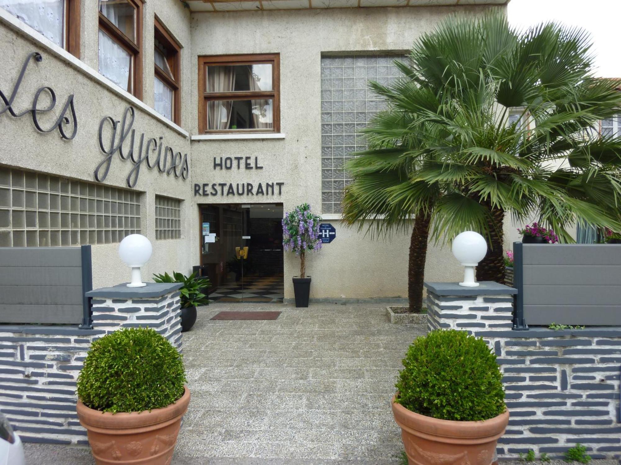 Hotel Les Glycines Prades  Esterno foto